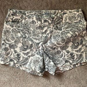 Old Navy Women’s shorts 8